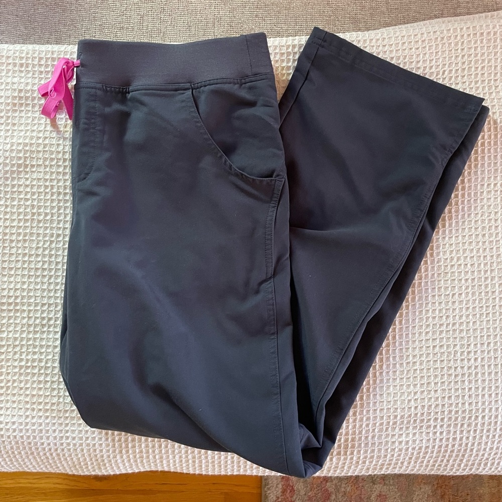 Figs Kade cargo scrub pants. Charcoal grey, size large. Regular length